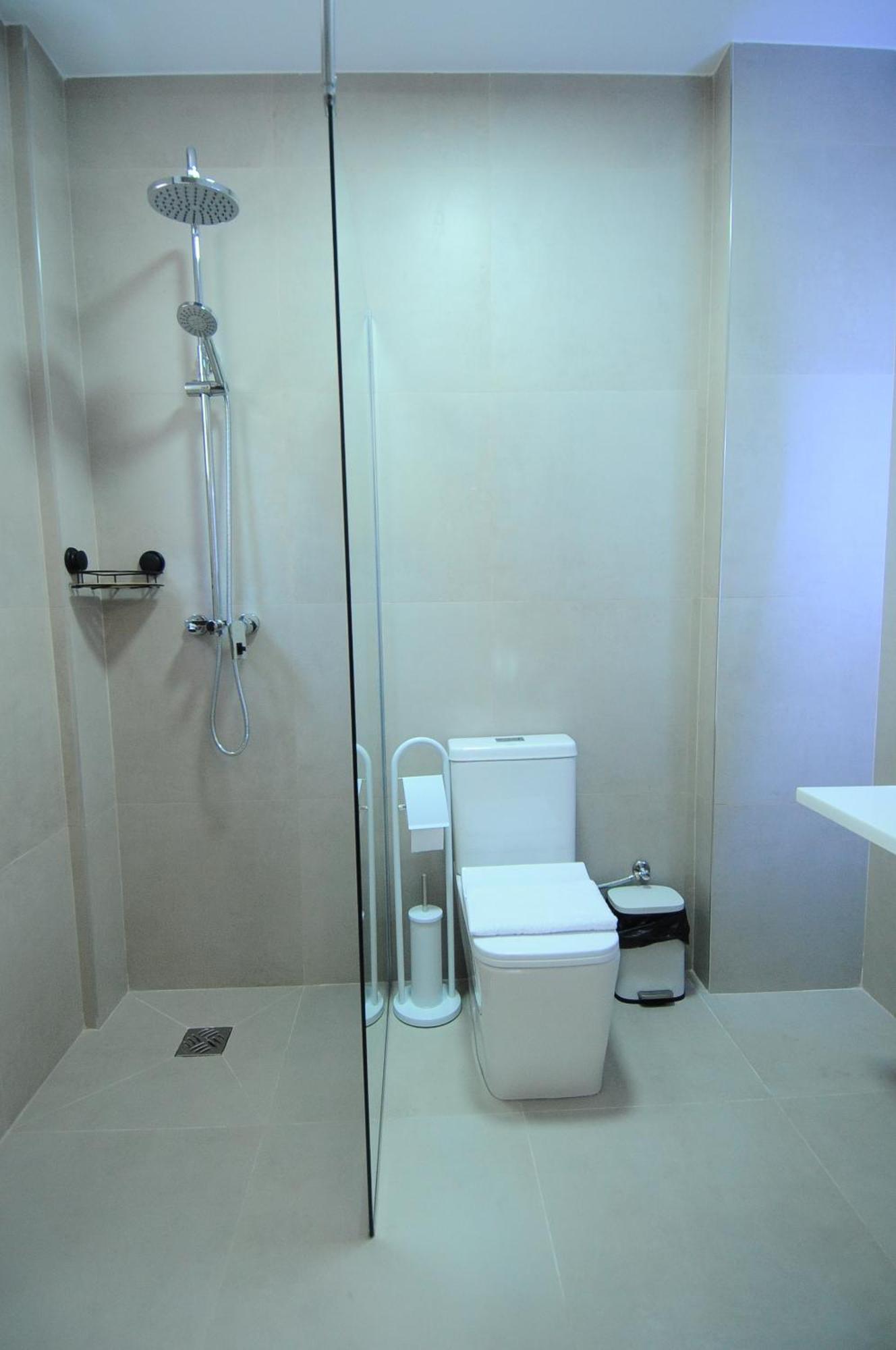 New Boulevard Hotel *
