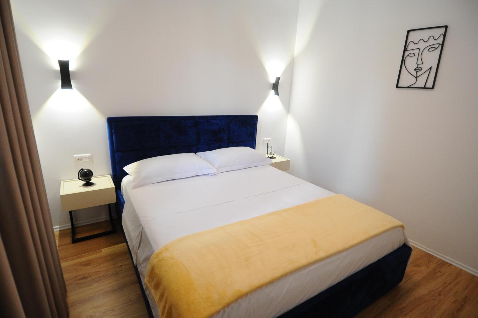 New Boulevard Hotel *